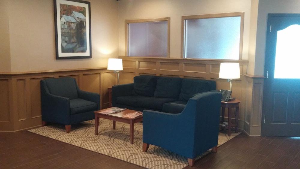 Comfort Inn & Suites Raphine - Lexington Near I-81 And I-64 Екстер'єр фото