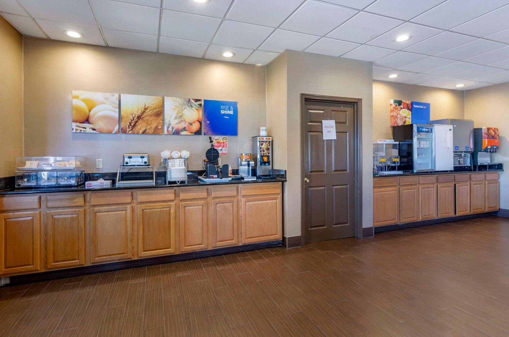 Comfort Inn & Suites Raphine - Lexington Near I-81 And I-64 Екстер'єр фото