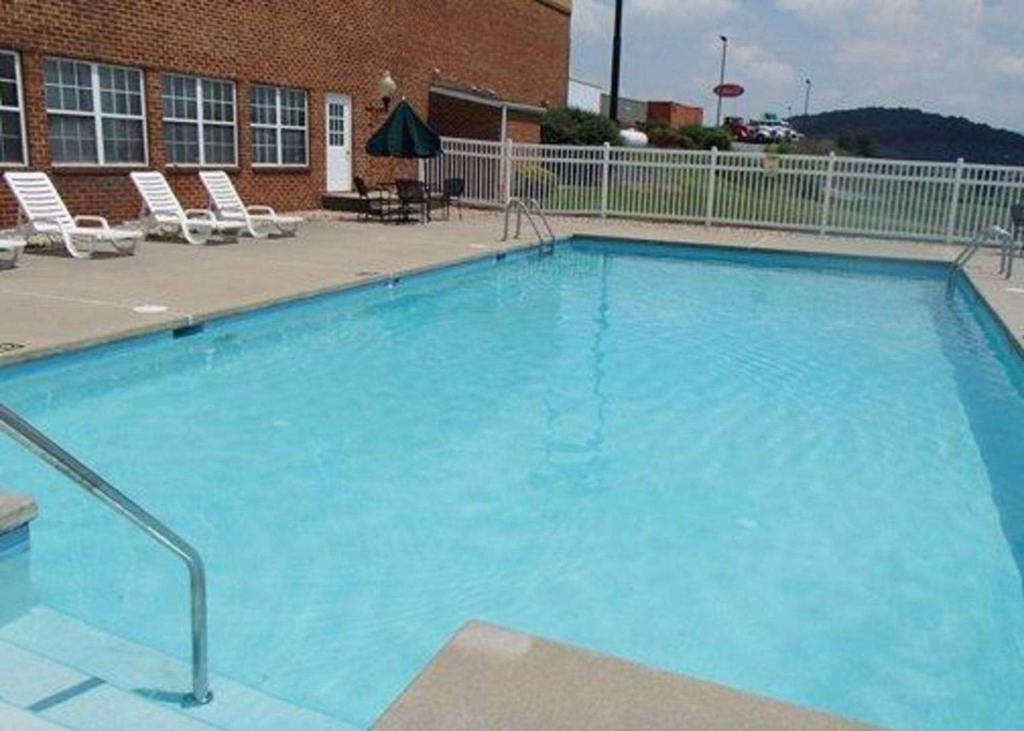 Comfort Inn & Suites Raphine - Lexington Near I-81 And I-64 Екстер'єр фото
