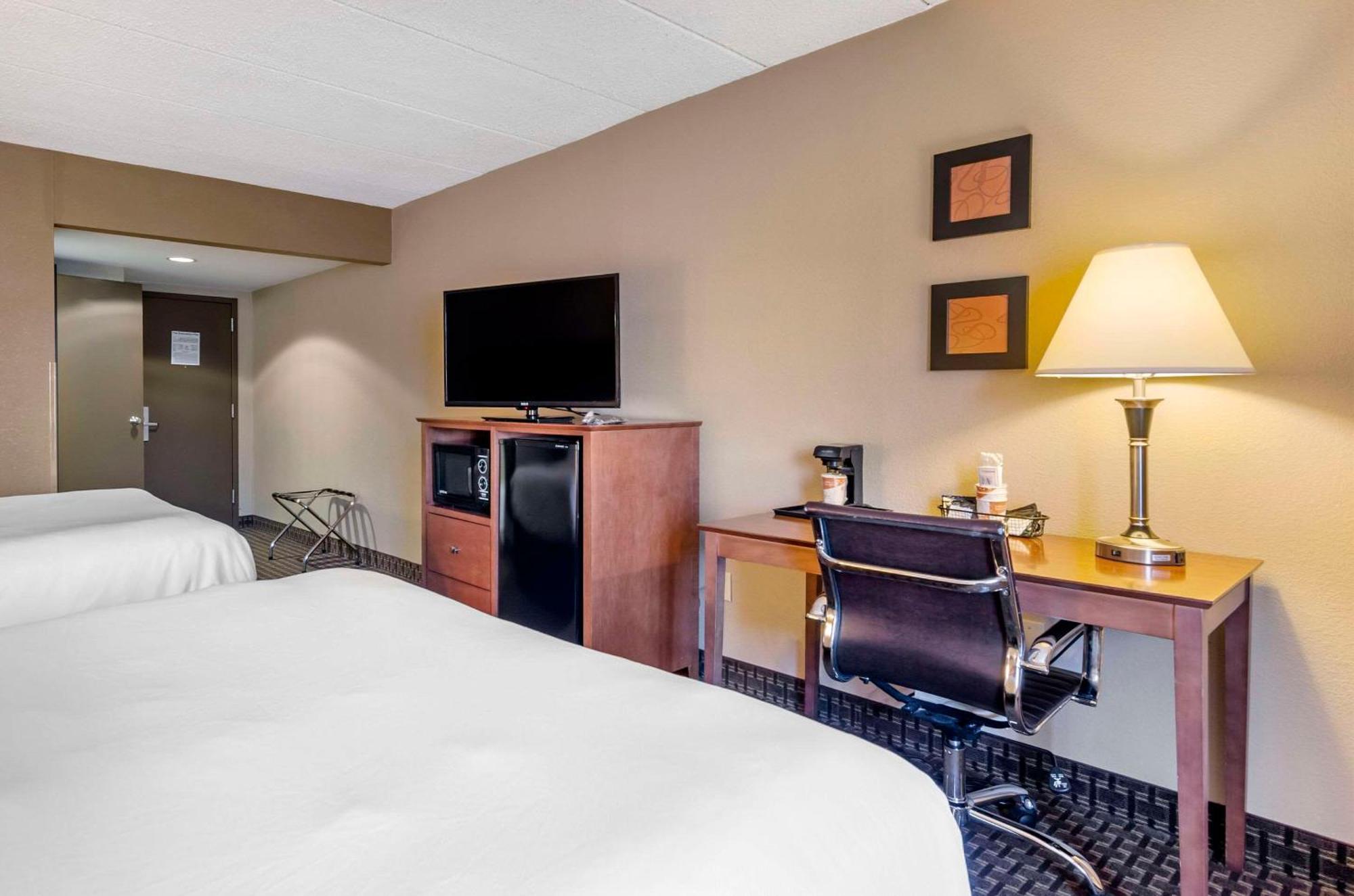 Comfort Inn & Suites Raphine - Lexington Near I-81 And I-64 Екстер'єр фото