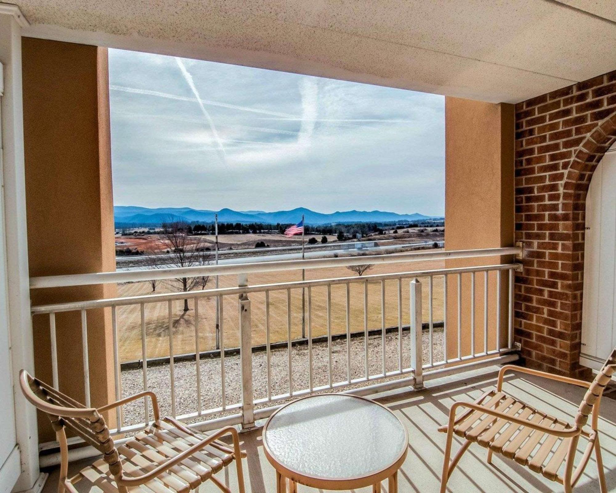 Comfort Inn & Suites Raphine - Lexington Near I-81 And I-64 Екстер'єр фото