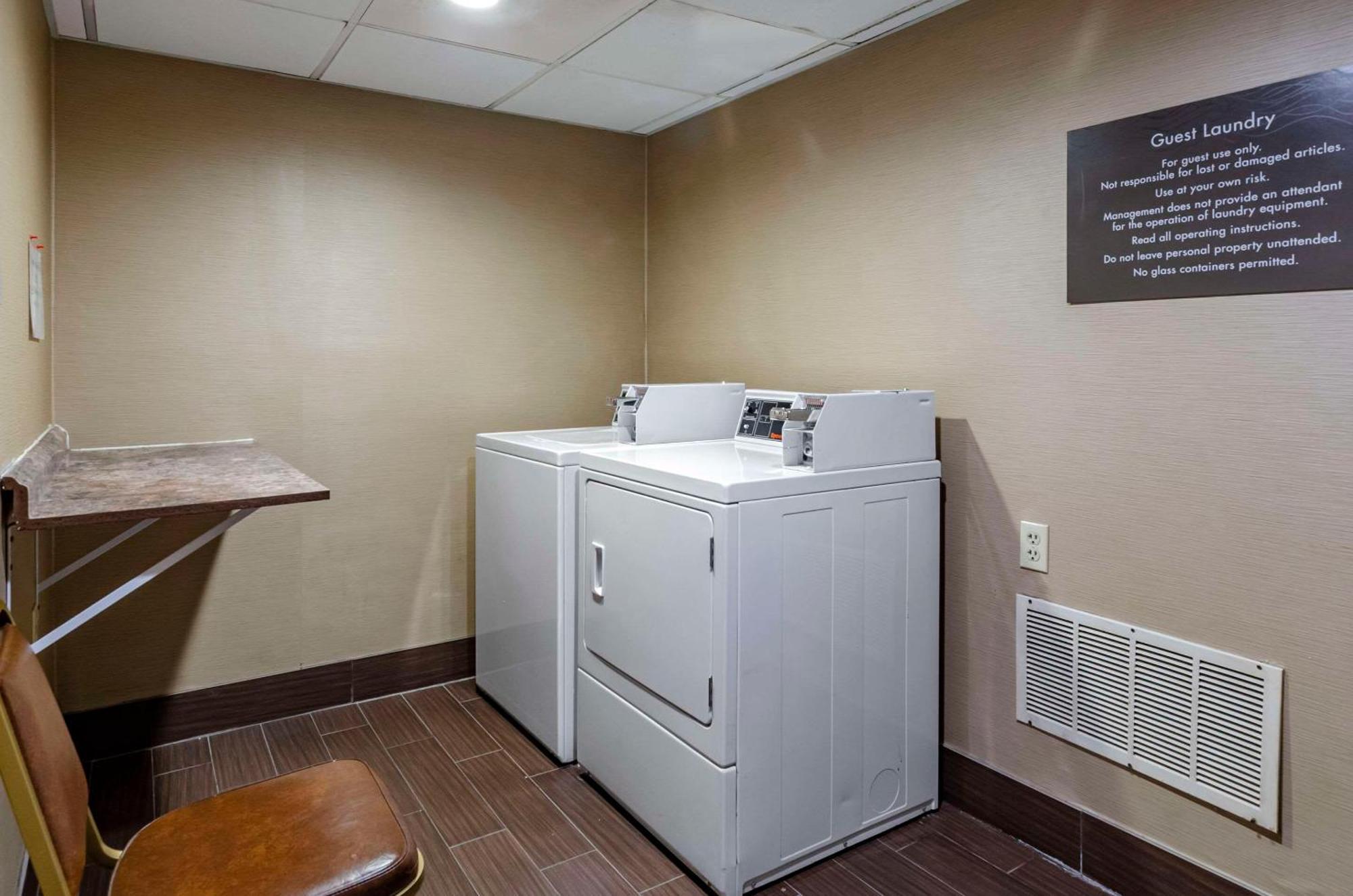 Comfort Inn & Suites Raphine - Lexington Near I-81 And I-64 Екстер'єр фото