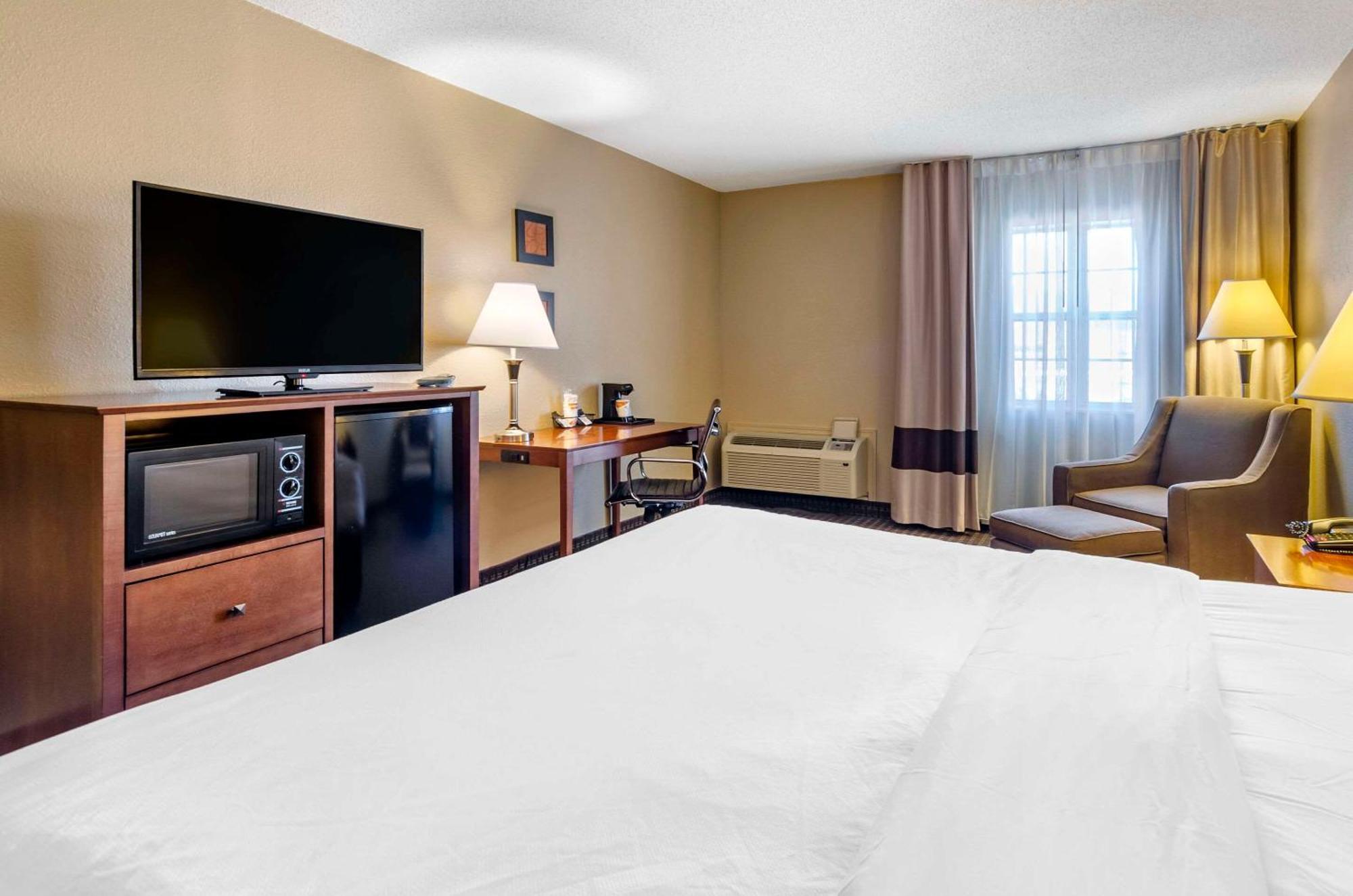 Comfort Inn & Suites Raphine - Lexington Near I-81 And I-64 Екстер'єр фото