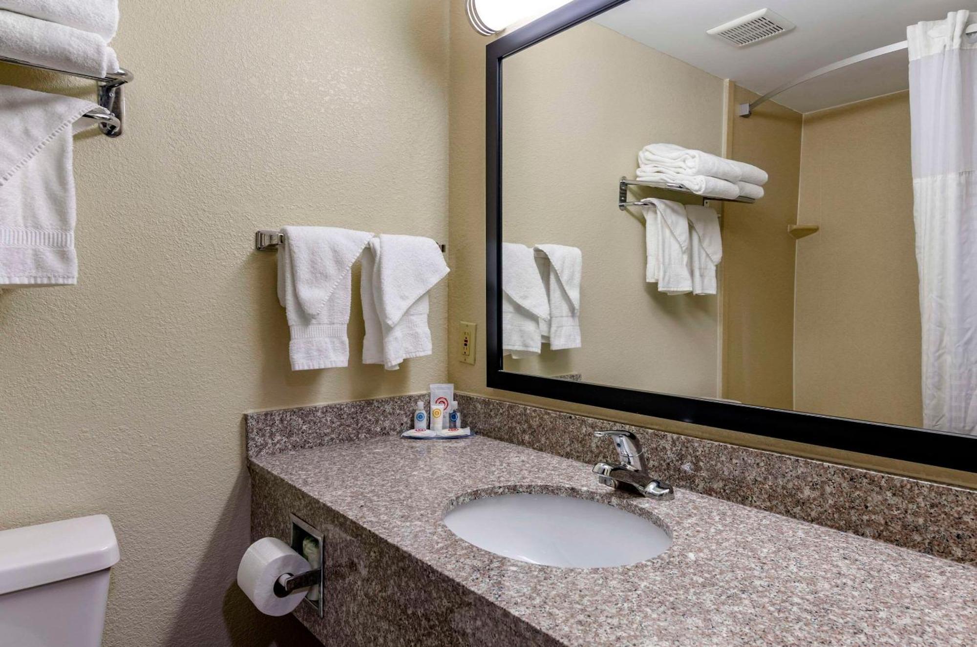 Comfort Inn & Suites Raphine - Lexington Near I-81 And I-64 Екстер'єр фото